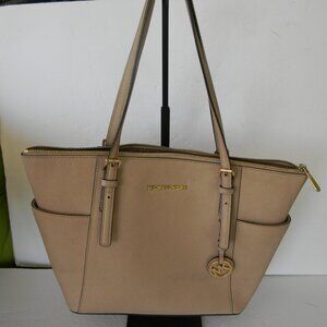 Michael Kors Charlotte Large Saffiano Leather Top-Zip Tote Bag Luggage Tan Beige